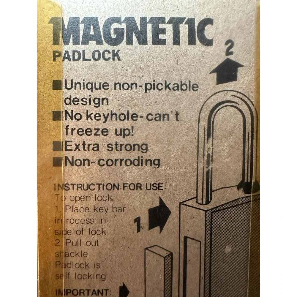 NEW Vintage Genii Magnetic Padlock w/2 Keys Non Pickable No Keyhole 37mm NIB